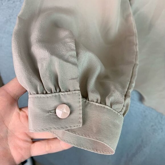 Waverly Grey Womens Blouse Beige Bishop Sleeve Keyhole Neck Ruched 100% Silk XS - Picture 4 of 9